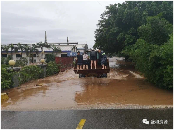 萬眾一心、抗洪救災—盛和資源子公司樂山盛和8.18抗洪搶險記實